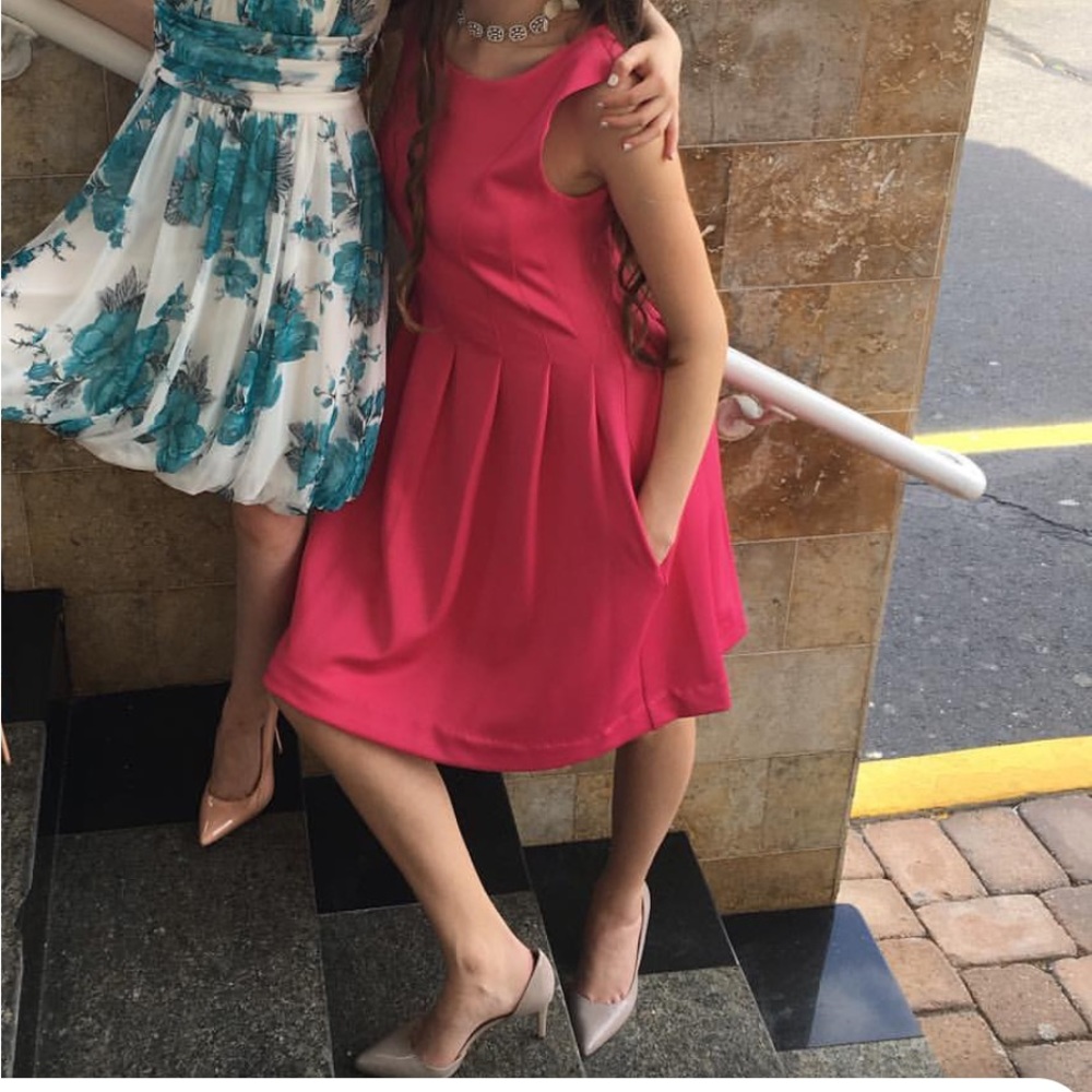 Pink dress - Picture 2 of 8